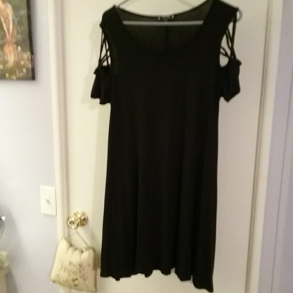 Cold Shoulder criss cross dress l-xl